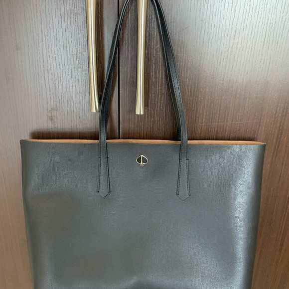 Kate spade large Tote - Picture 2 of 2